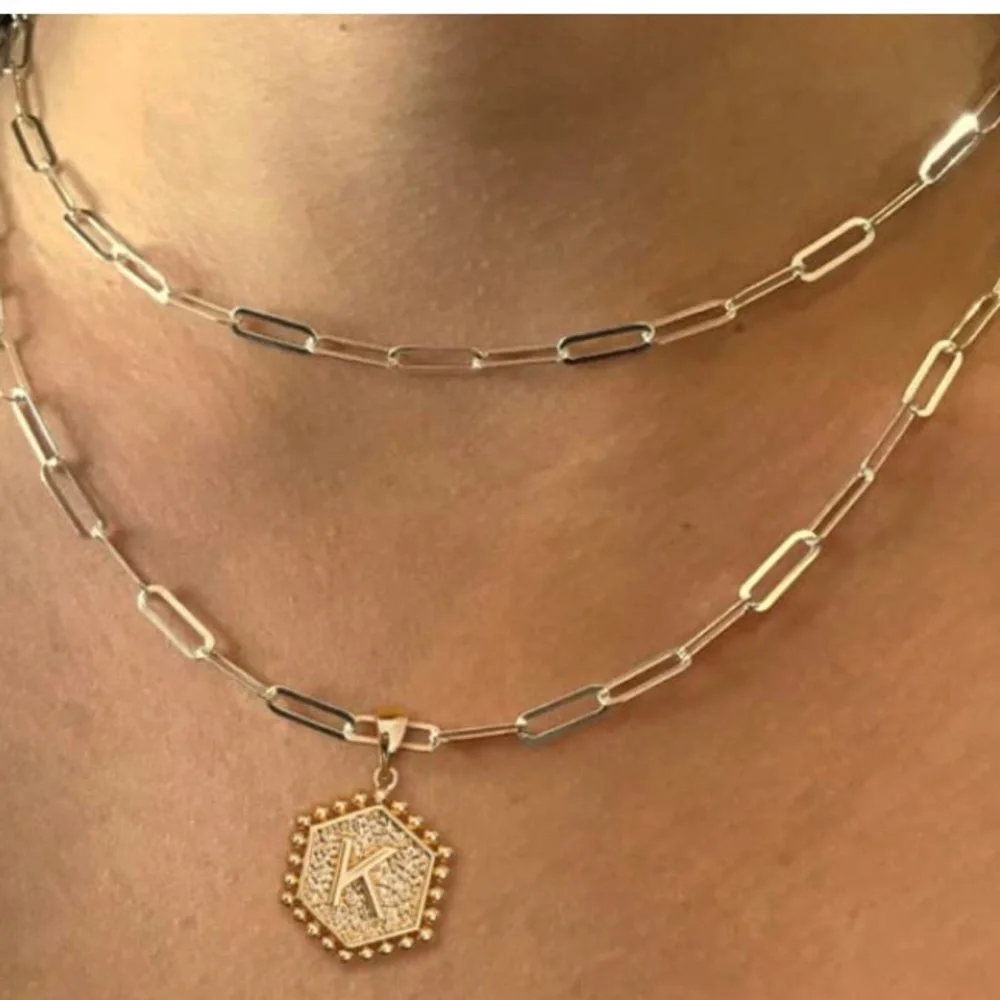 ::✨Delicate [GOLD] Layered Initial Necklace Set - Picture 9 of 12